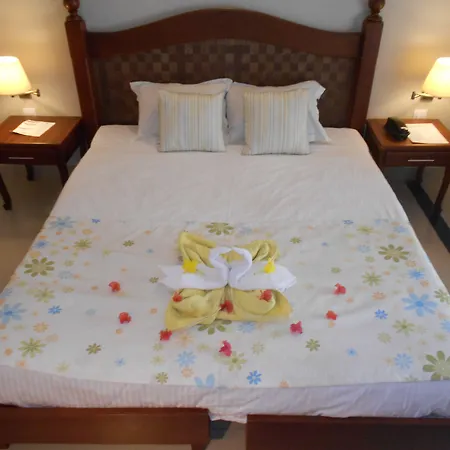 Le Grand Bleu Hotel-3